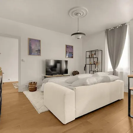 Chic & Cosy - Beau T2 Avec Parking Apartment